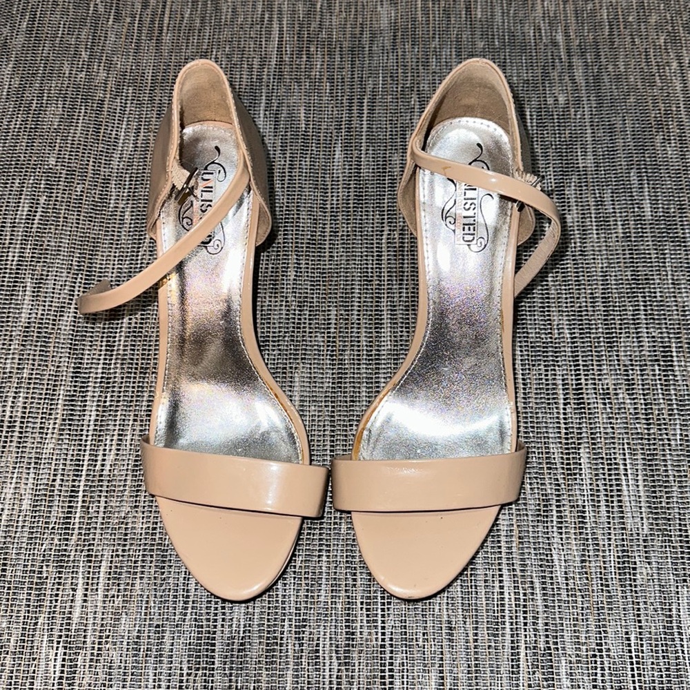 Nude heels 4”